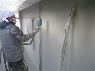 外壁塗装ｶﾞｲﾅ吹き付け2回目