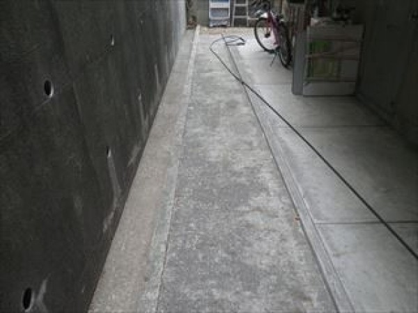 神戸市垂水区　MFﾏﾝｼｮﾝ　改修塗装工事　先行土間洗浄サムネイル