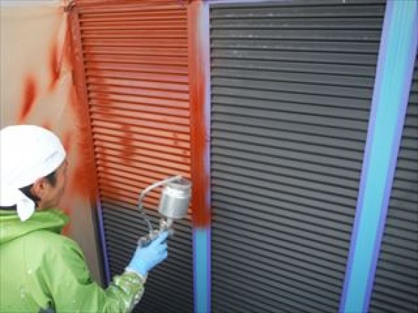 神戸市西区　O様邸　外壁塗装・屋根塗装工事　雨戸の塗り替えサムネイル