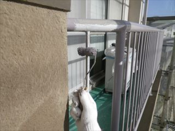 神戸市垂水区　MFﾏﾝｼｮﾝ改修塗装工事　鉄部の上塗り1回目サムネイル