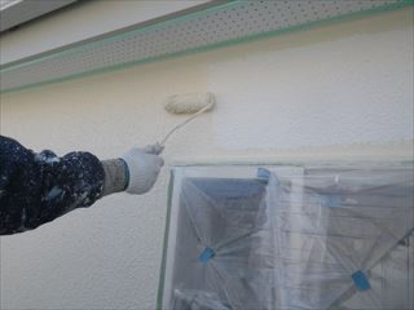 神戸市垂水区　A様邸ガイナ塗装工事　外壁塗装上塗り２サムネイル