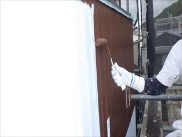 神戸市長田区　S様邸　外壁塗装工事　東北面外壁と軒の上塗りサムネイル