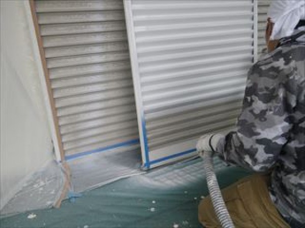 神戸市垂水区　S様邸　外壁塗装屋根塗装工事　雨戸の塗り替え他サムネイル