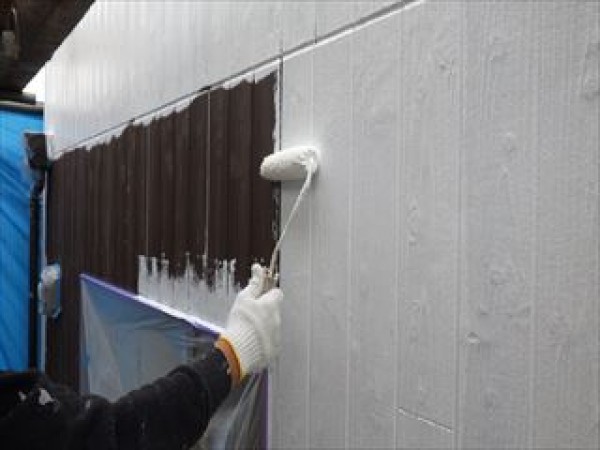 神戸市長田区　S様邸　外壁塗装工事　東北面外壁と軒の下塗りサムネイル