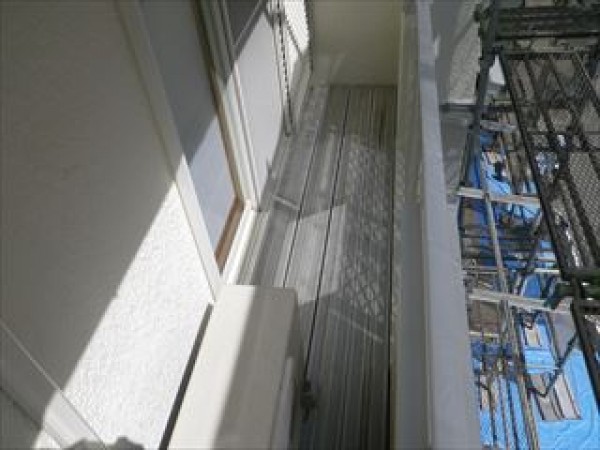 神戸市垂水区　S様邸　外壁塗装屋根塗装工事　下屋のｸﾘﾔｰ塗装と清掃手直しサムネイル