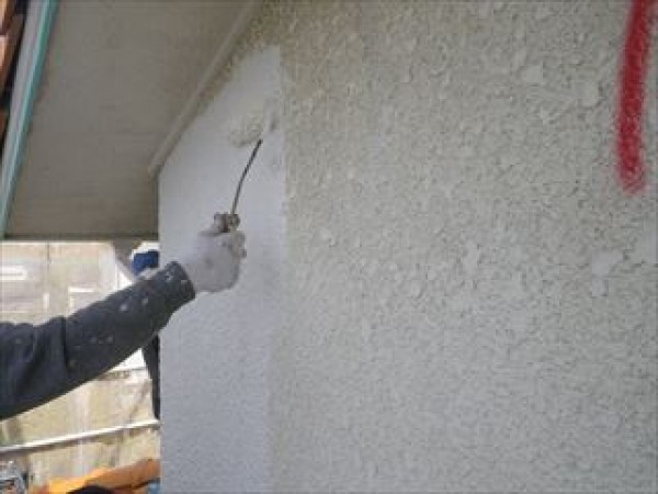 神戸市垂水区　S様邸　外壁塗装屋根塗装工事　外壁下塗りサムネイル