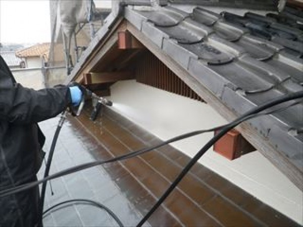 神戸市北区　A様邸　外壁塗装工事　足場組みと外壁の高圧洗浄サムネイル