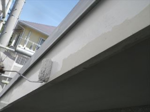 神戸市北区　O様邸　屋根の上塗り1回目と付帯部分の上塗り1回目サムネイル