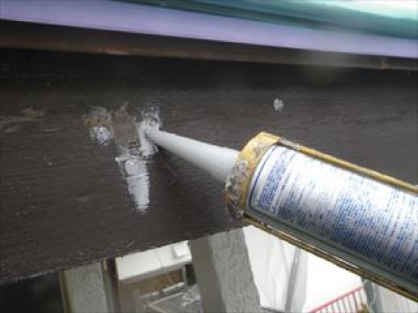 神戸市須磨区　K様邸　外壁塗装屋根葺き替え工事　付帯部の下塗りサムネイル
