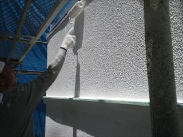 神戸市北区　K様邸　外壁塗装屋根塗装工事　南面外壁の下塗りﾊﾟﾀｰﾝ塗装と上塗りサムネイル