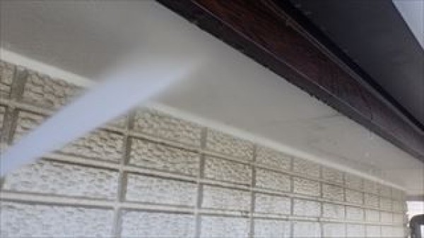 神戸市垂水区　Y様邸　外壁塗装工事　外壁高圧洗浄サムネイル