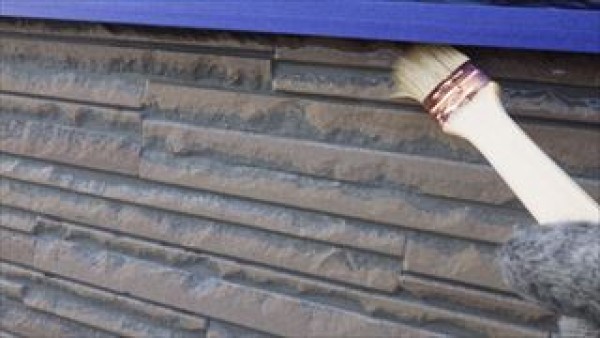 神戸市垂水区　A様邸　外壁塗装・屋根塗装工事　外壁の意匠性ｻｲﾃﾞｨﾝｸﾞ部分の上塗りと屋根の上塗りサムネイル