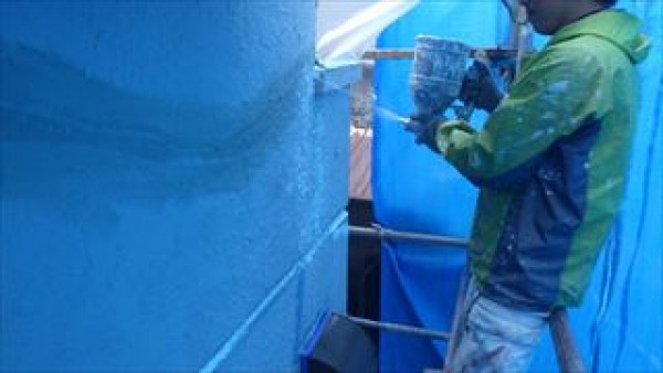 神戸市垂水区　M様邸　外壁塗装・屋上土間防水　外壁下塗りサムネイル