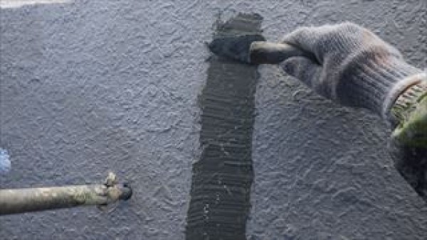 神戸市垂水区　M様邸　外壁塗装・屋上土間防水　外壁下地補修と鉄部錆止めサムネイル