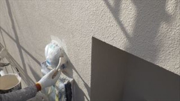 神戸市垂水区　A様邸　外壁塗装・屋根塗装工事　外壁上塗り２回目サムネイル