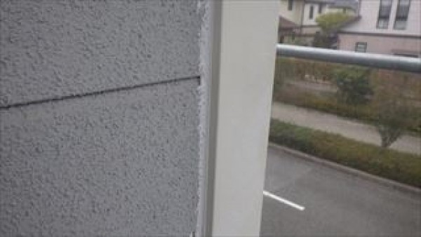 神戸市西区　個人住宅塗り替え工事　鉄部の上塗り1回目と下地補修サムネイル