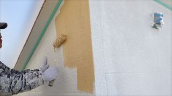 神戸市垂水区　H様邸外壁屋根塗装工事　北西面外壁の上塗り他サムネイル