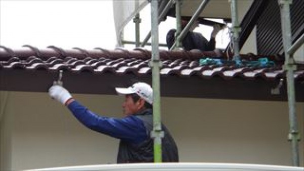 神戸市垂水区　I様邸　外壁塗装・屋根塗装工事　樋の取付と塀の補修跡肌合わせサムネイル