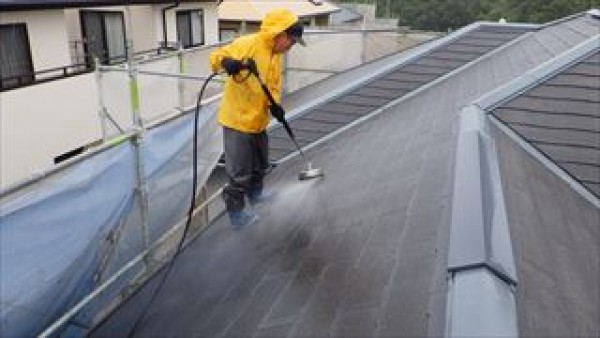 神戸市垂水区　NH様邸外壁屋根塗装工事　外壁と屋根の高圧洗浄サムネイル