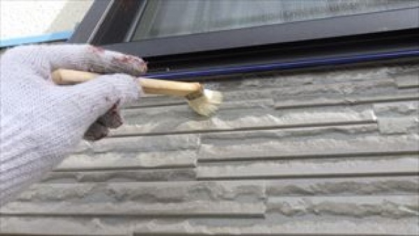 神戸市垂水区　NH様邸外壁屋根塗装工事　意匠性SDｸﾘﾔｰ2回目と破風の下塗りサムネイル