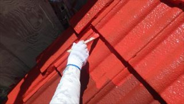 神戸市垂水区　SK様邸　外壁塗装・屋根塗装工事　屋根の上塗り1回目サムネイル
