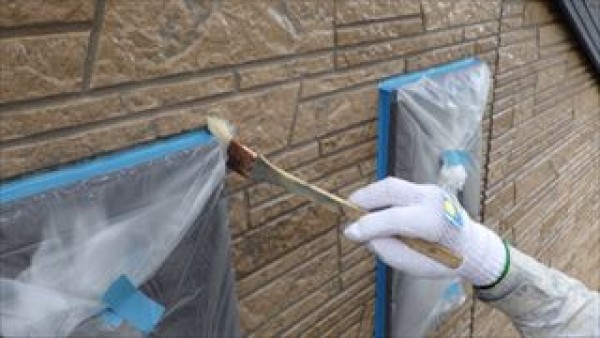 神戸市垂水区　ＹＫ様邸　外壁塗装屋根塗装工事　外壁ｸﾘﾔｰ仕上げと屋根の上塗り1回目サムネイル