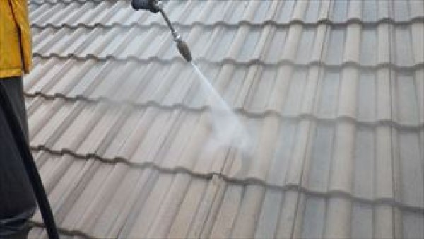 神戸市垂水区　ＹＫ様邸　外壁塗装屋根塗装工事　屋根と外壁の高圧洗浄サムネイル