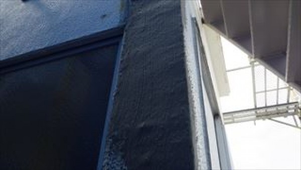 神戸市垂水区　ＯＳ邸　外壁塗装工事　東面外壁樹脂モルタル補修と西面外壁下塗りサムネイル