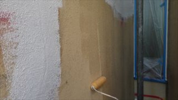 神戸市東灘区　IM様邸　外壁ガイナ塗装　南西面外壁下塗りと中塗りサムネイル