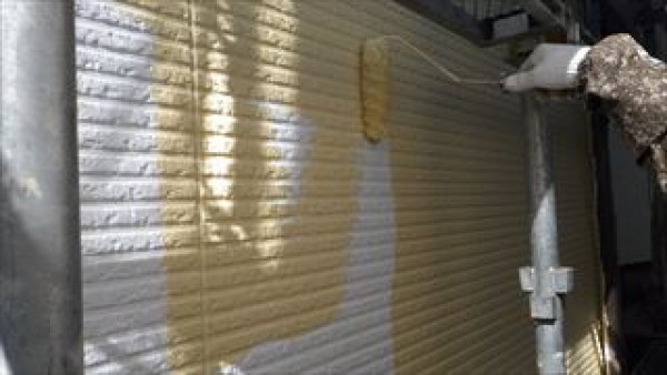 神戸市垂水区　YM様邸　外壁塗装・屋根塗装工事　南西面外壁上塗りと屋根の上塗りほかサムネイル