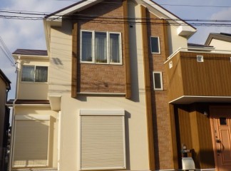 斜面に建っている戸建て住宅で風には細心の注意を払いました　神戸市垂水区TG様邸塗装工事サムネイル