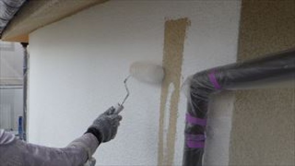 雨の降らない日でないと外壁のパターン下塗りは塗れません　神戸市YN様邸塗装工事サムネイル