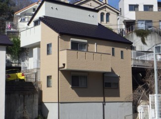 神戸市灘区　斜面に建った住宅の塗り替え工事サムネイル