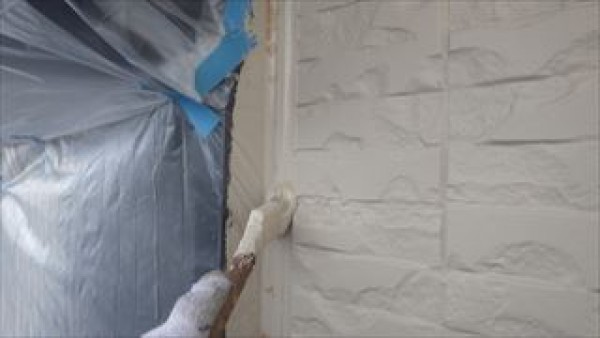 南西面の外壁に2回目の上塗りを塗り、外構塀の塗り替えもしましたサムネイル