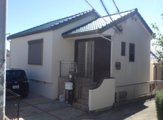 法面に建っている住宅の塗り替え　神戸市垂水区N様邸サムネイル